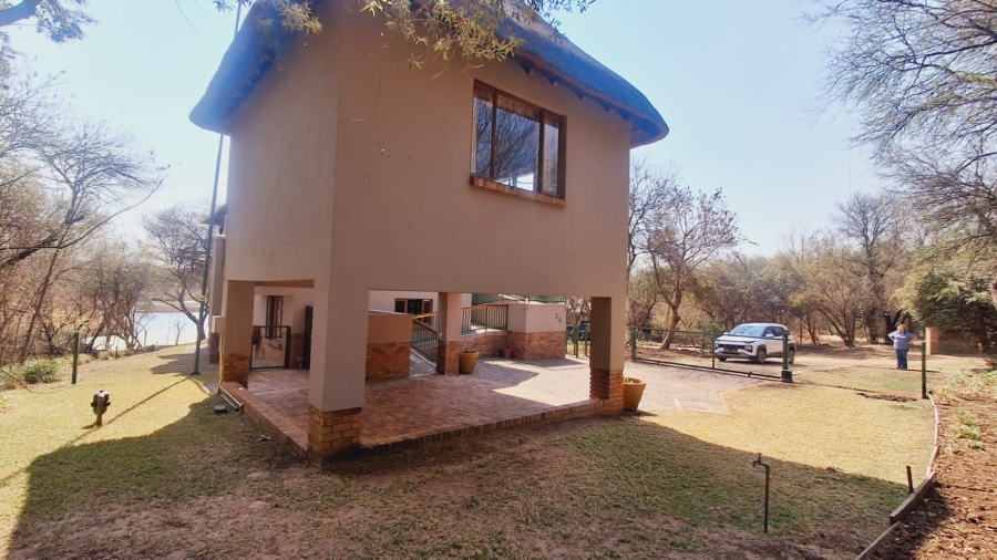 4 Bedroom Property for Sale in Boschenvaal River Front Lodges Free State